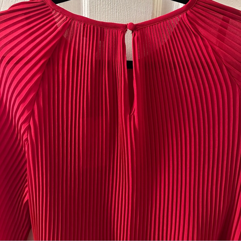 💋 Gorgeous Red Flowy Blouse with Cami - Picture 12 of 13